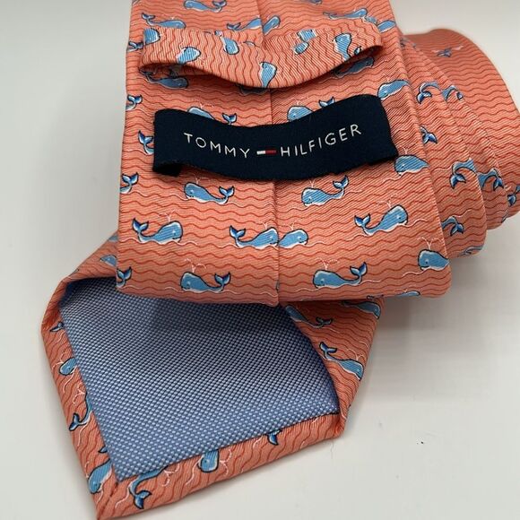 Tommy Hilfiger whale print 100% Silk tie - Picture 4 of 6